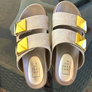 Bernarda slide sandals- Gold woven 8.5